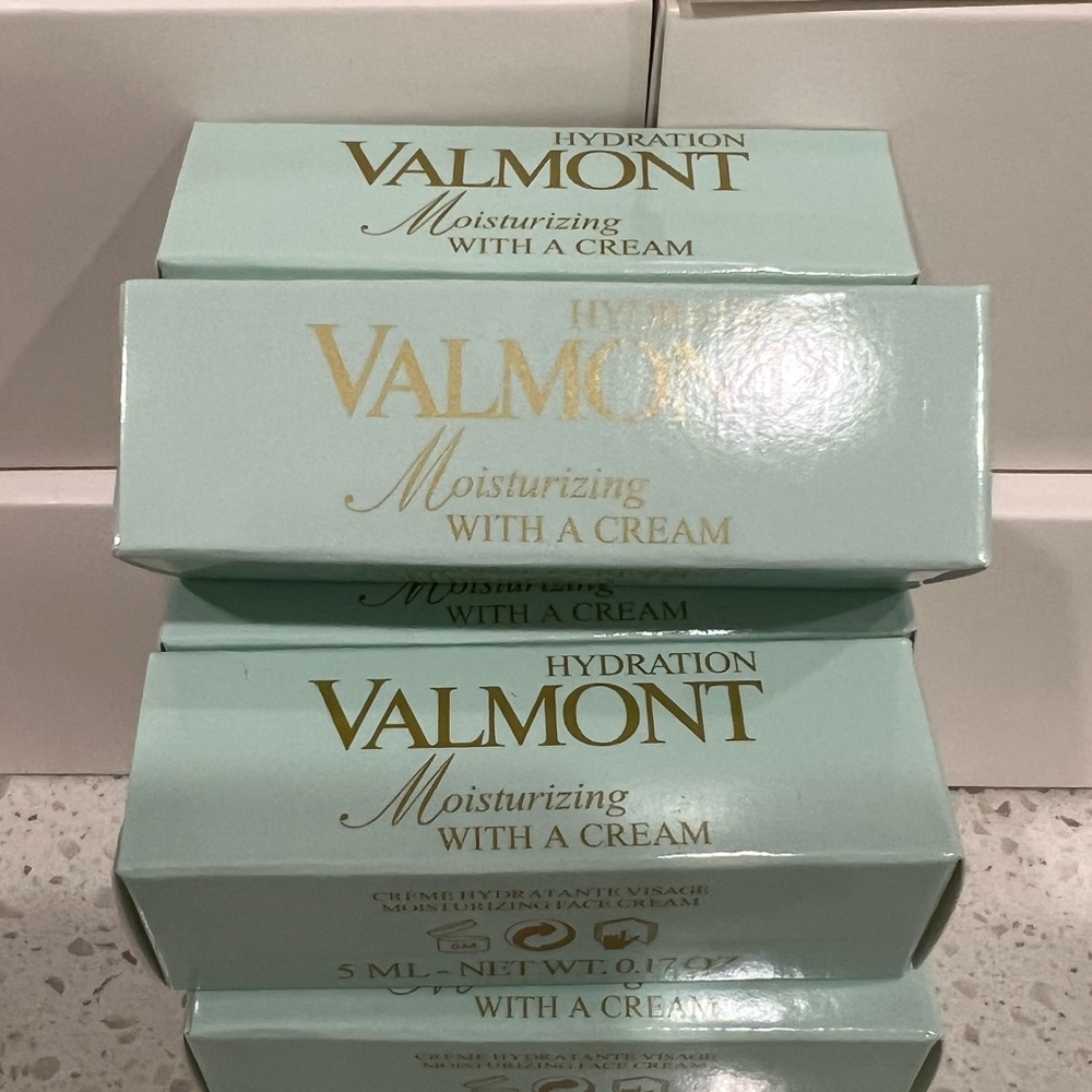 Valmont moisturizing with a cream bundle